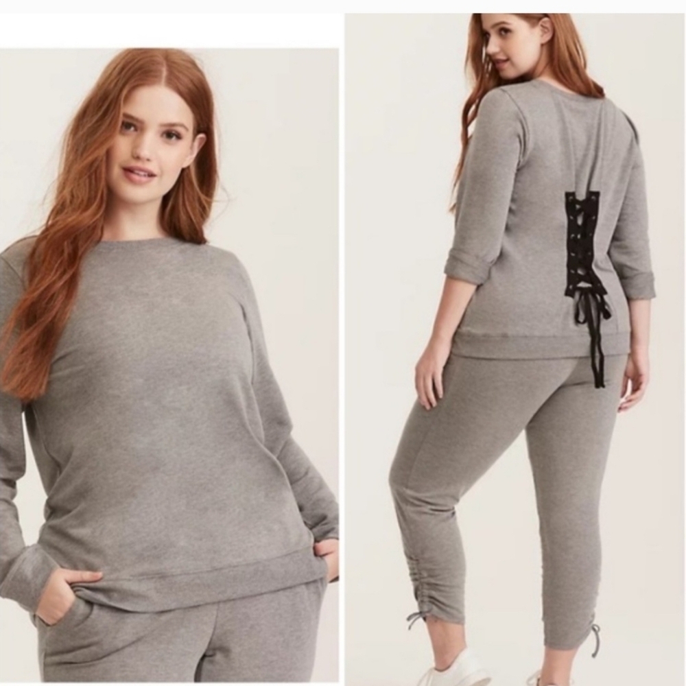 *Gray Lace-Up Back Lounge Top
